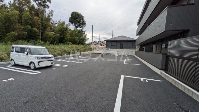 28/30 駐車場