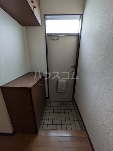 13/26 玄関
