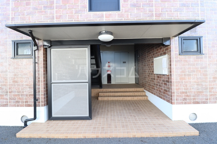 18/21 エントランス