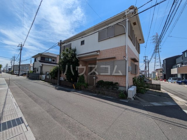 27/30 エントランス