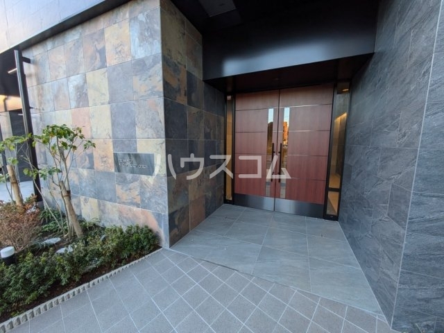 16/21 エントランス