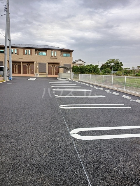 16/17 駐車場