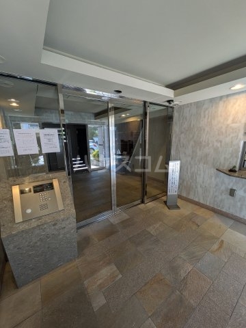 28/30 エントランス