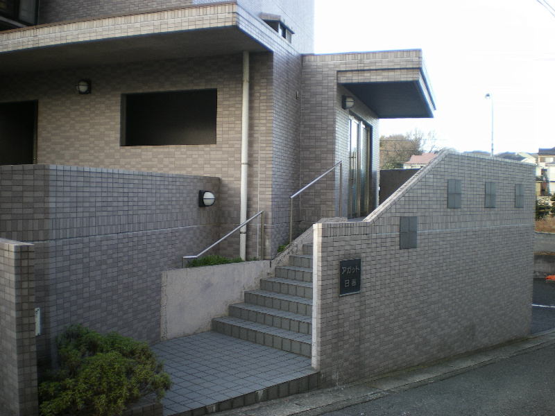 16/21 エントランス