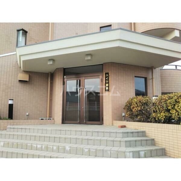 19/30 エントランス