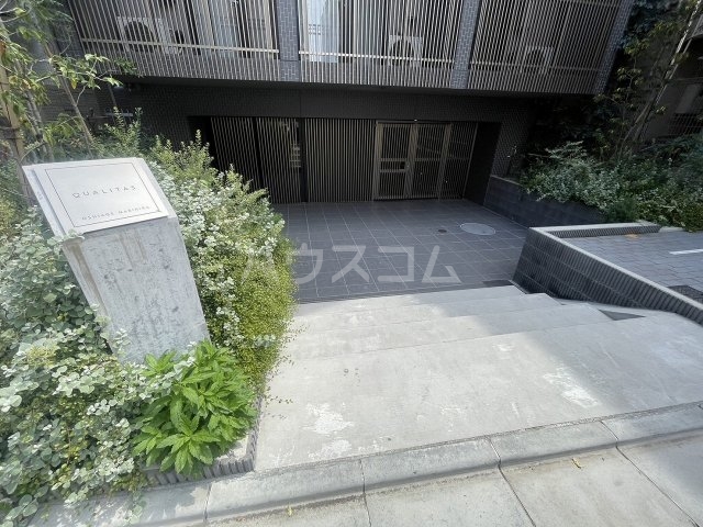 26/30 エントランス