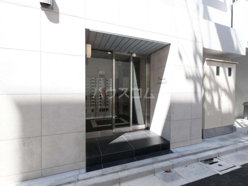 18/22 エントランス