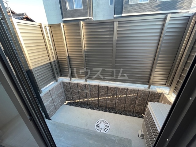 23/30 バルコニー