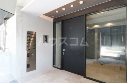 14/14 エントランス