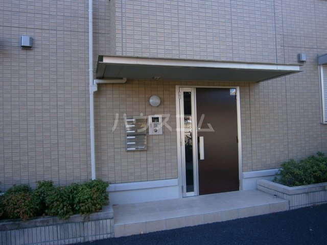 25/30 エントランス