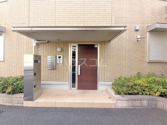 26/30 エントランス