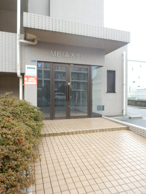 24/30 エントランス