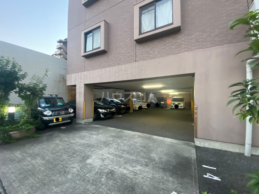 2/3 駐車場