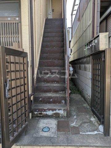 19/27 エントランス