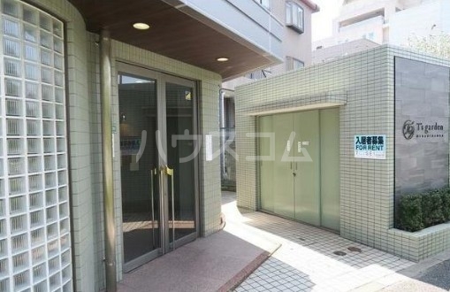 2/3 エントランス