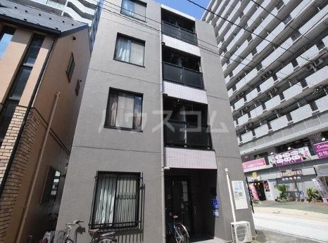 2/4 エントランス