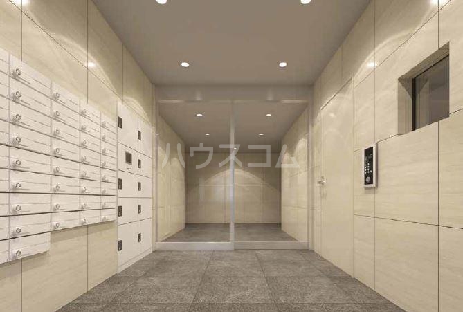 18/23 エントランス