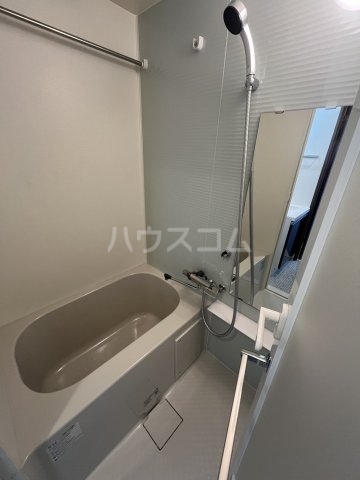 13/30 浴室