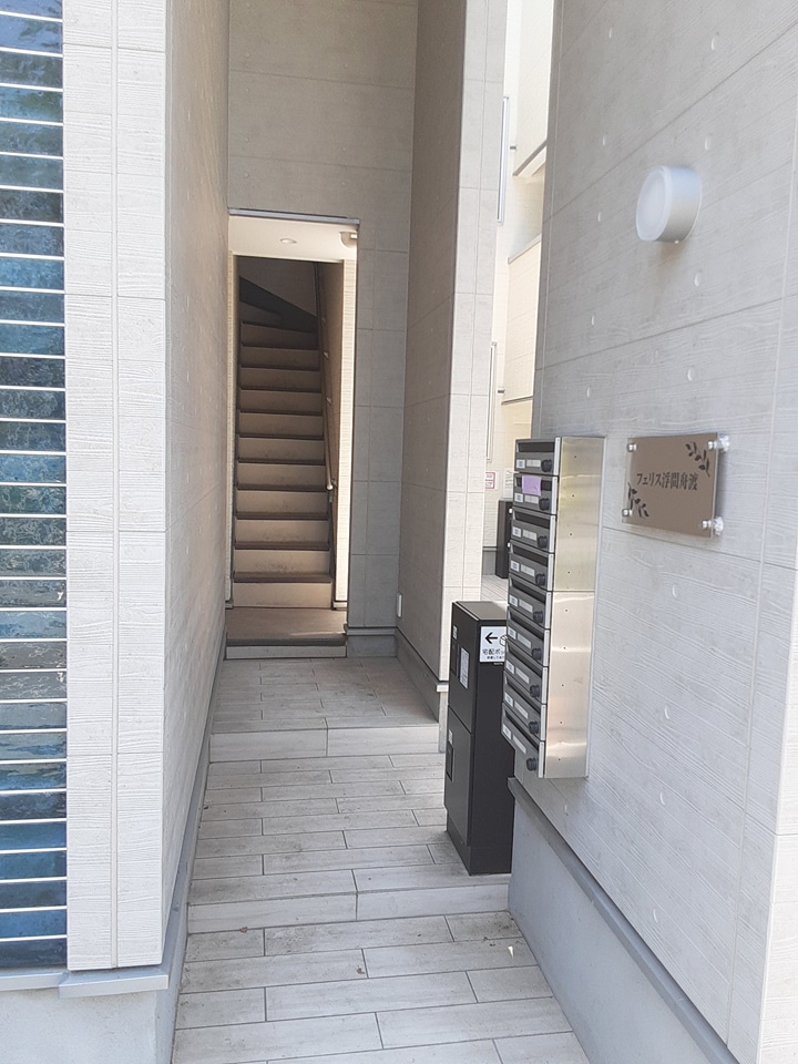 22/26 エントランス