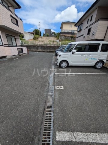 18/28 駐車場