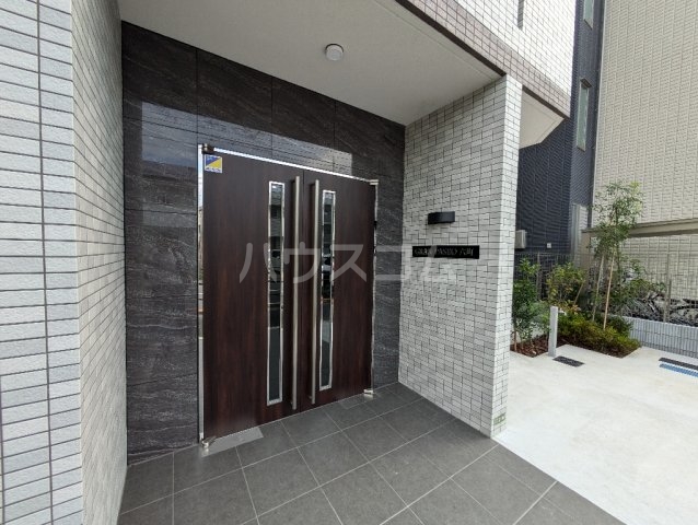 26/30 エントランス