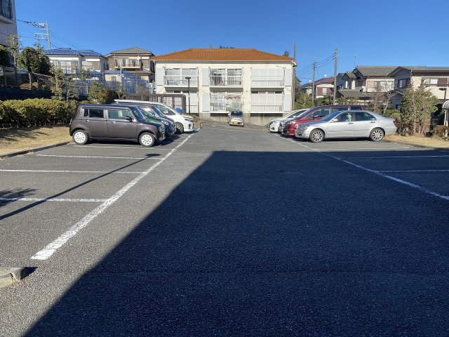 28/30 駐車場