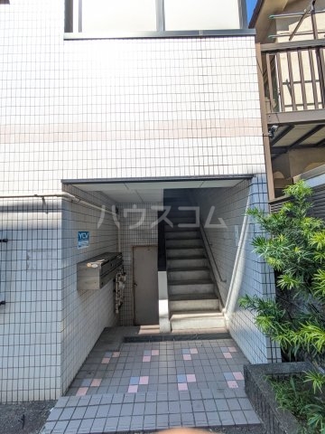 17/26 エントランス