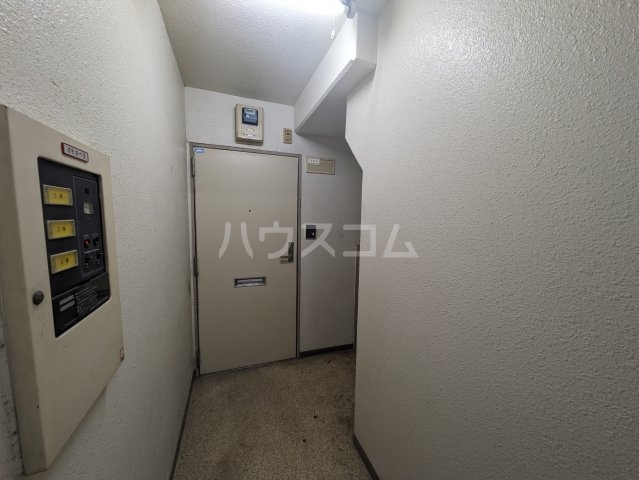 25/30 エントランス