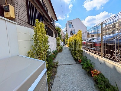 21/29 エントランス