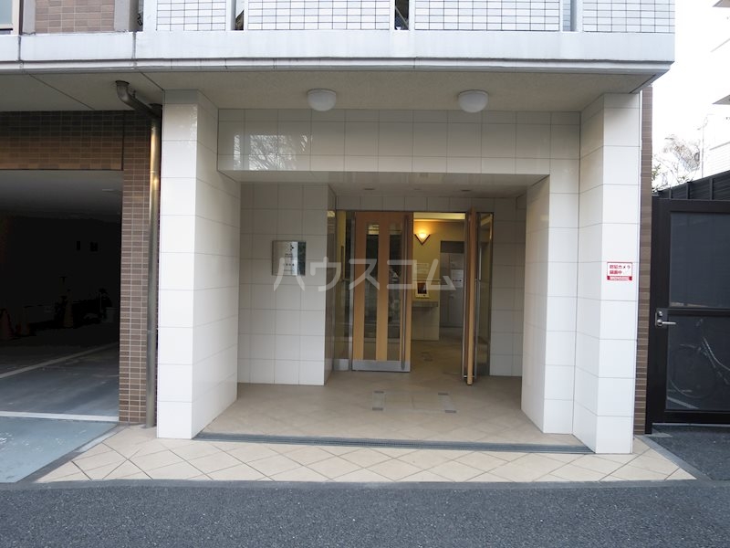 19/26 エントランス