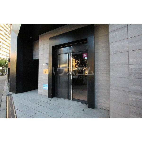 18/29 エントランス