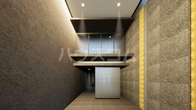 18/28 エントランス