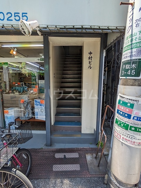 22/30 エントランス