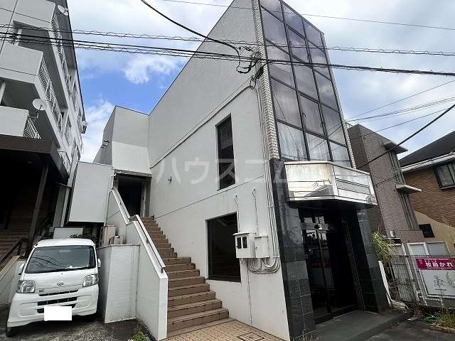 25/30 エントランス