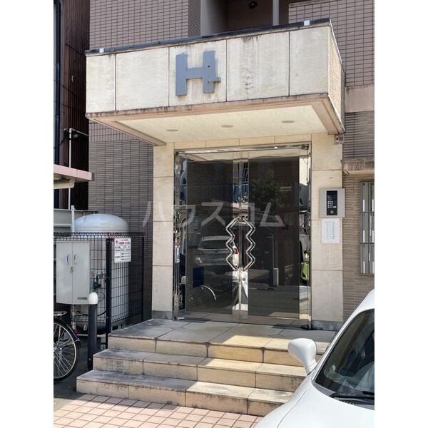 17/27 エントランス