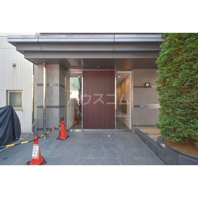 17/27 エントランス
