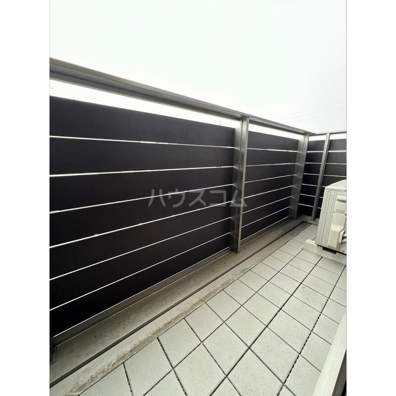 16/23 バルコニー