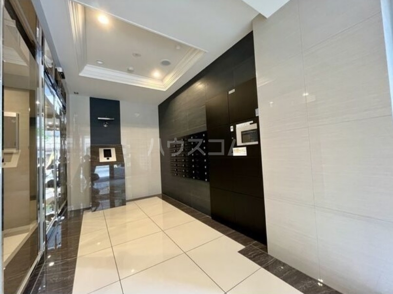 16/25 エントランス