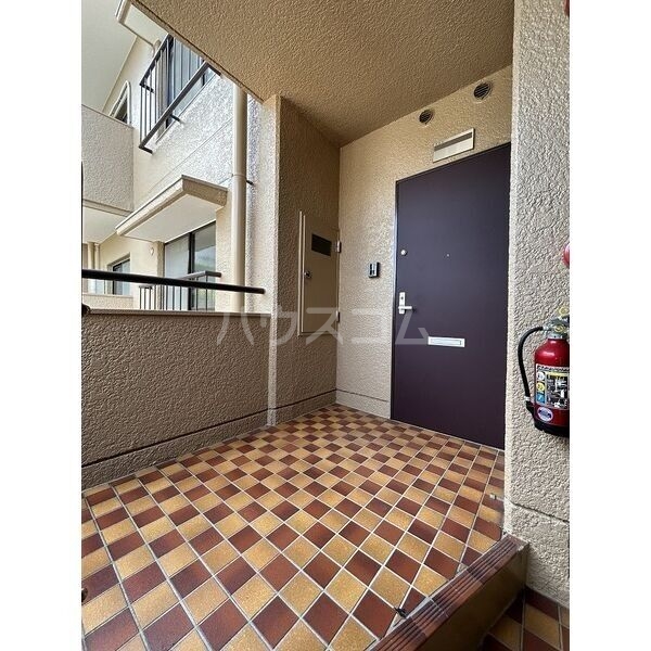 17/23 エントランス