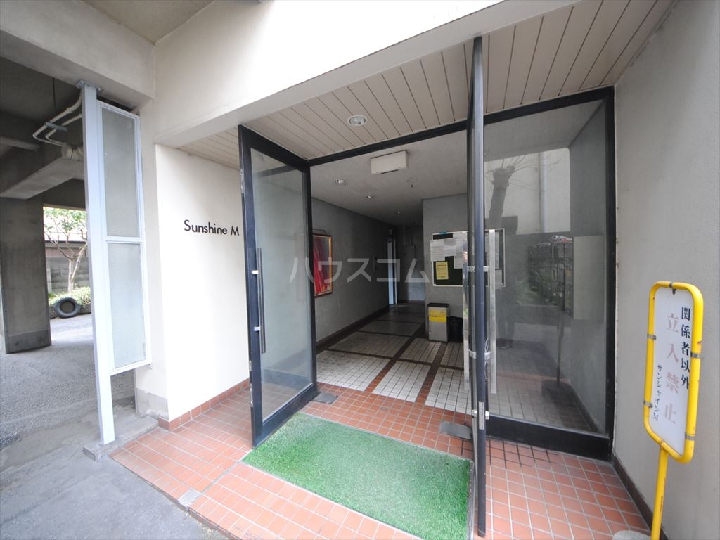 21/29 エントランス