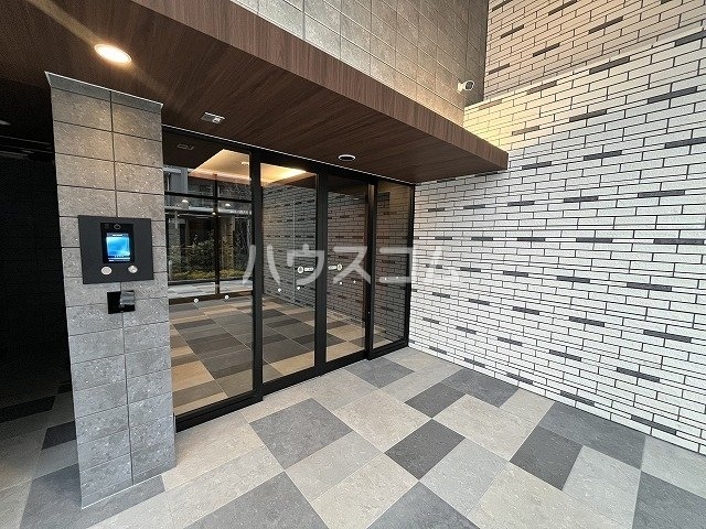 21/30 エントランス