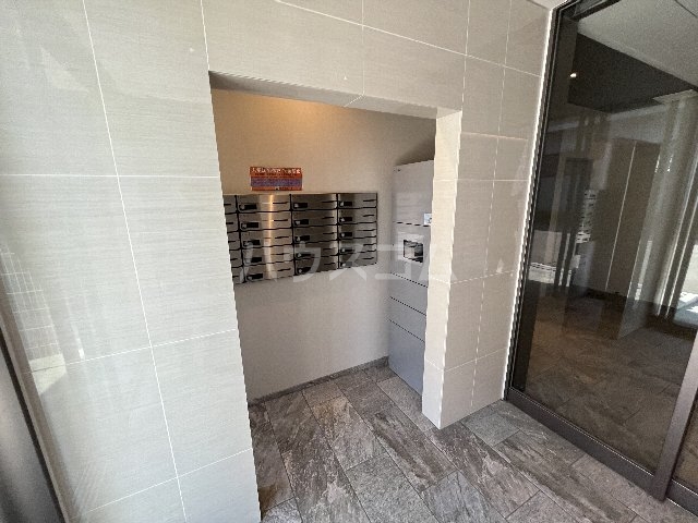 28/30 エントランス