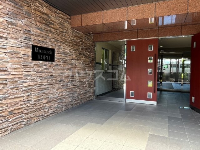 28/29 エントランス