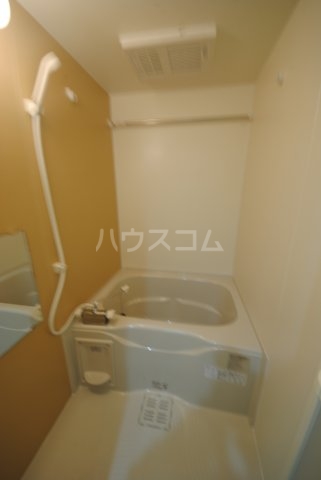 13/30 浴室
