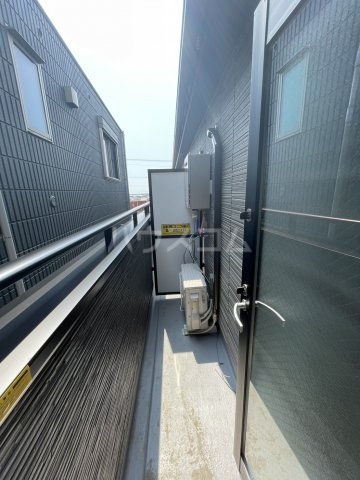 13/23 バルコニー