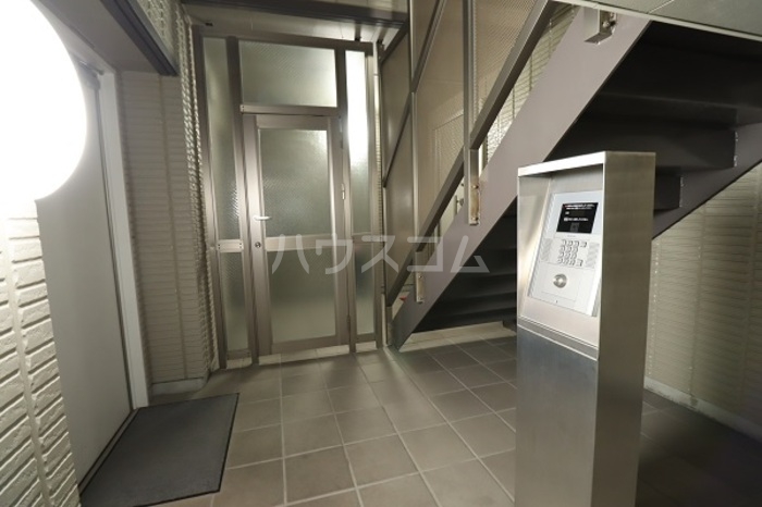 16/22 エントランス