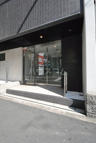 24/30 エントランス