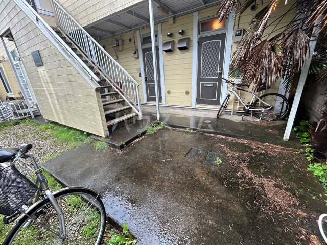 19/30 エントランス