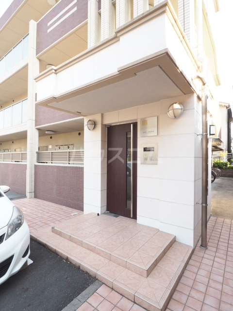 22/30 エントランス