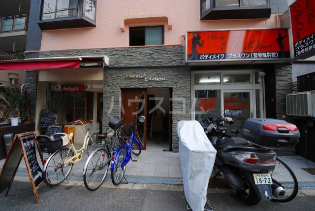 17/23 エントランス